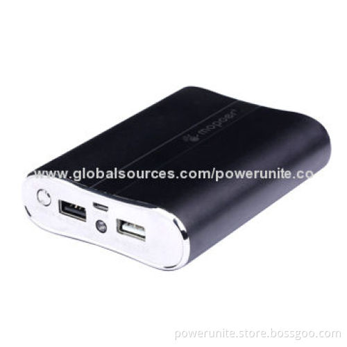 Dual-USB Port Fashionable Portable Mobile Phone Charger with 8,800mAh Capacity
